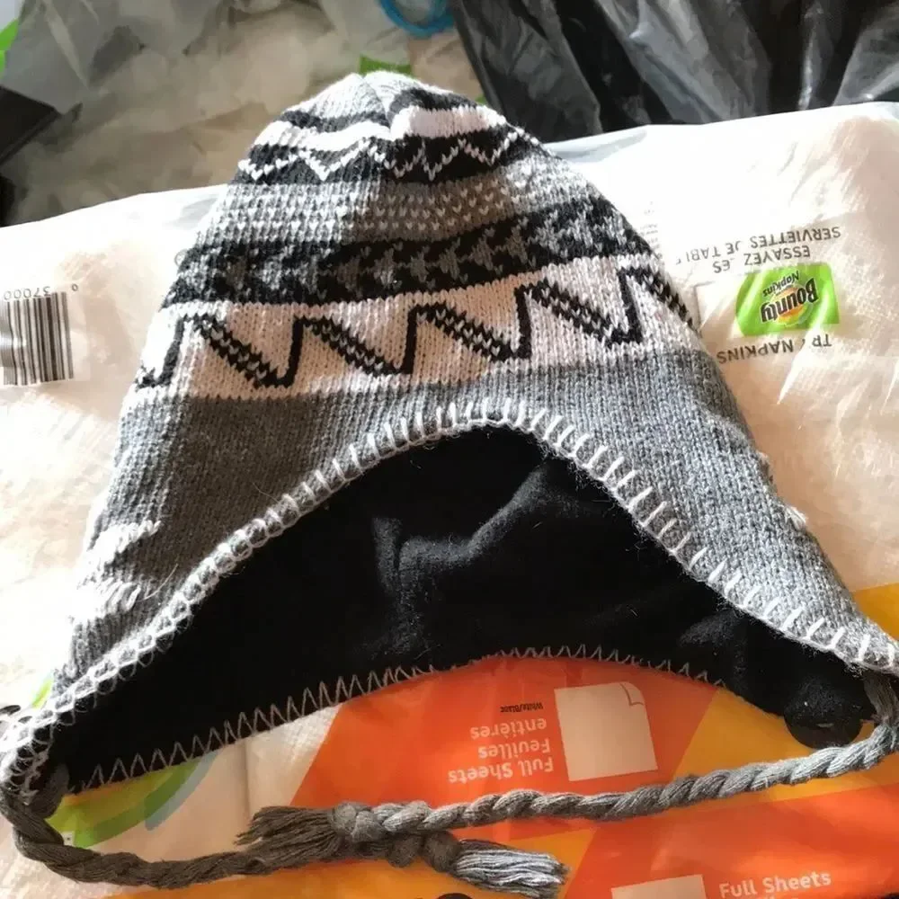 Lot of 3 hats EUC